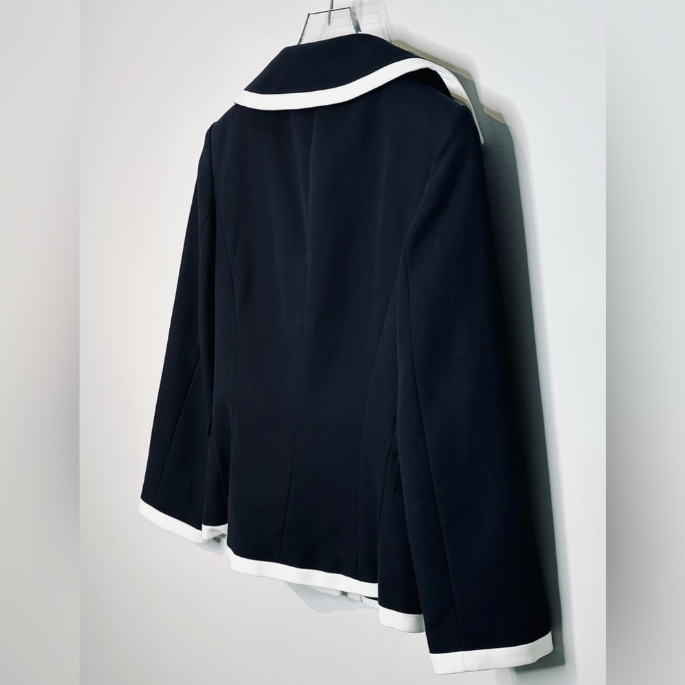 Michael Kors Double Crepe Black Blazer Jacket with White Trim Size 8 - Picture 6 of 10